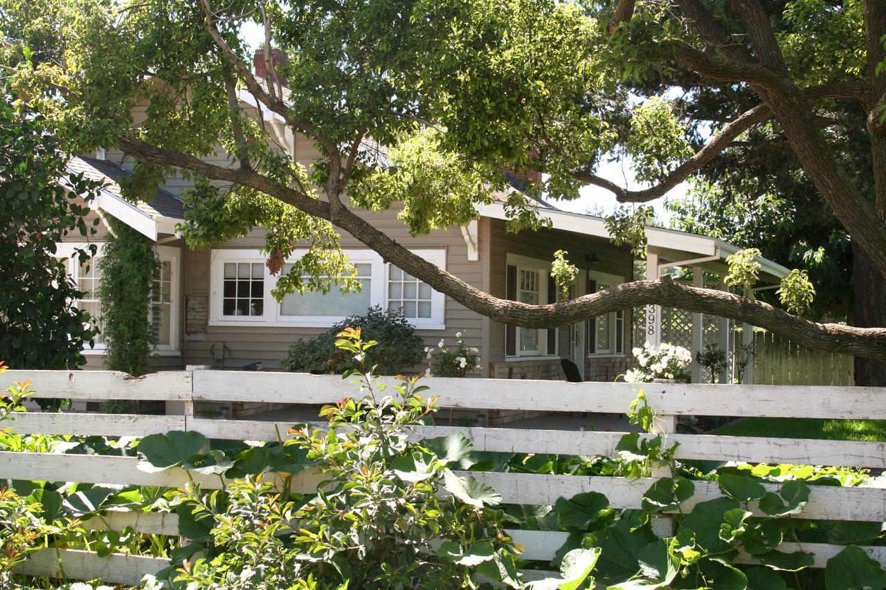 Cottage On Armstrong Lodi Exterior photo